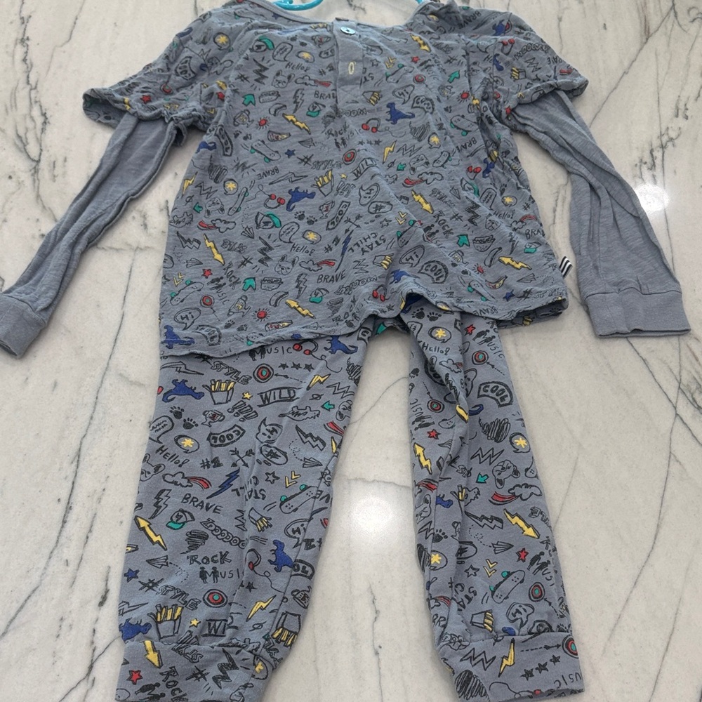 Splendid Gray Pajama Set with Colorful Print